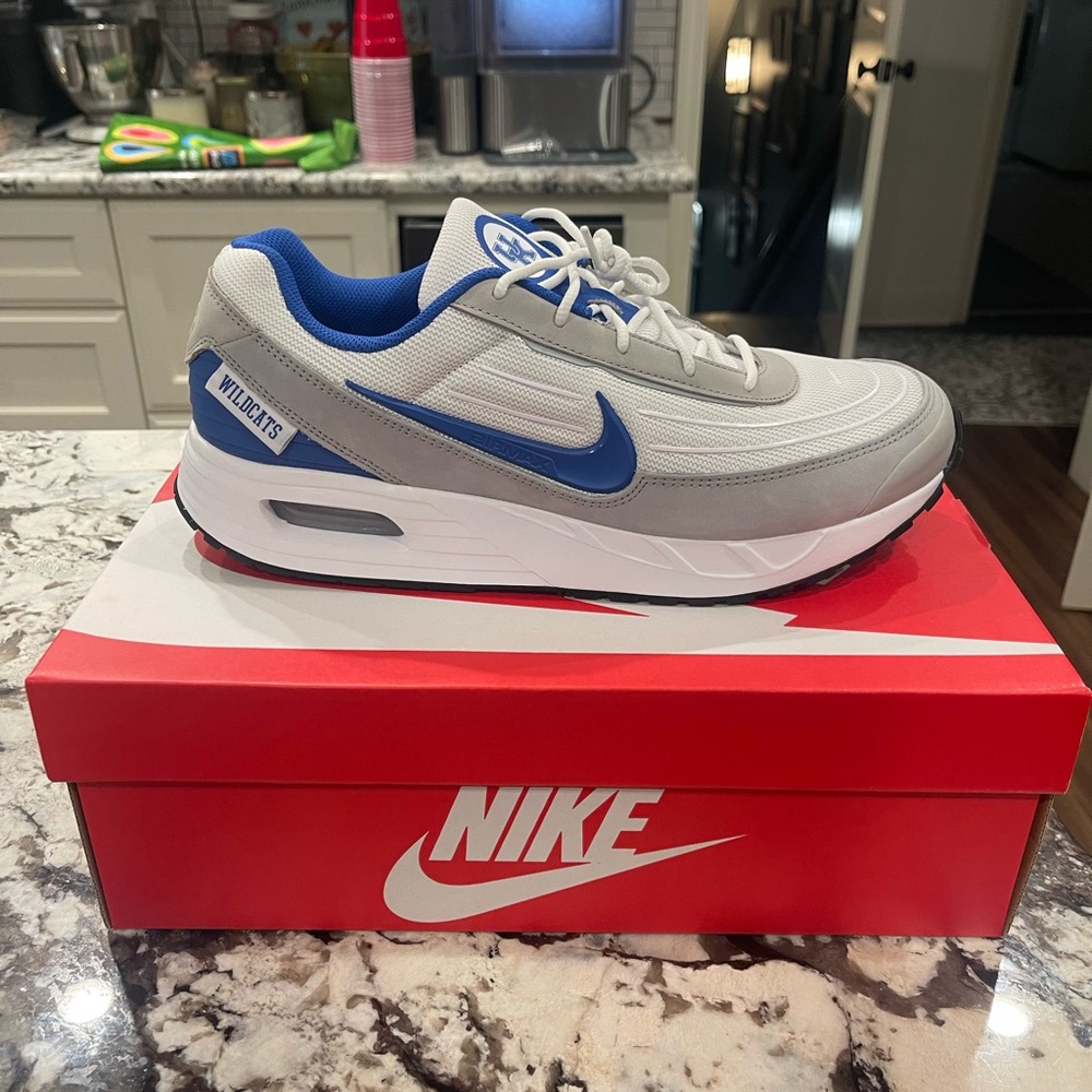 Nike Men's Gray and Blue Air Max Sneakers